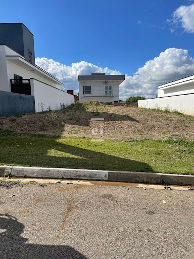 lote 250 m²