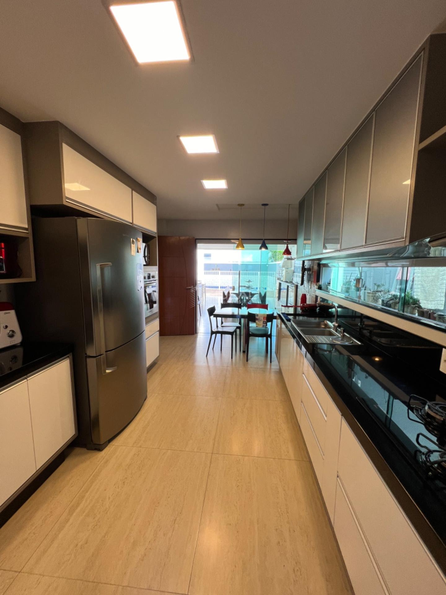 Casa à venda com 5 quartos, 4 suítes, 4 vagas e 330m² no Parque Santo Amaro, Campos dos Goytacazes (RJ) — foto 13 de 30
