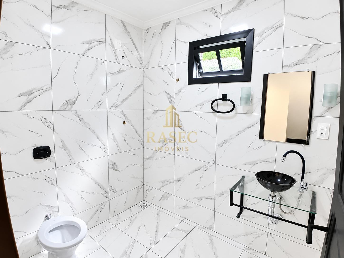 Casa para alugar com 4 quartos, 1 suíte, 2 vagas e 1m² no Primeiro de Maio, Brusque (SC) — foto 8 de 14