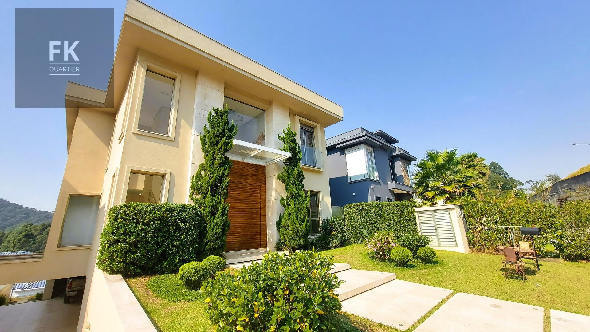Casa à venda com 4 quartos, 4 banheiros, 5 vagas e 450m² no Tamboré, Barueri — foto principal