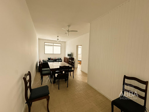 Apartamento 03 dormitórios amplo a 210 m da Praia Brava
