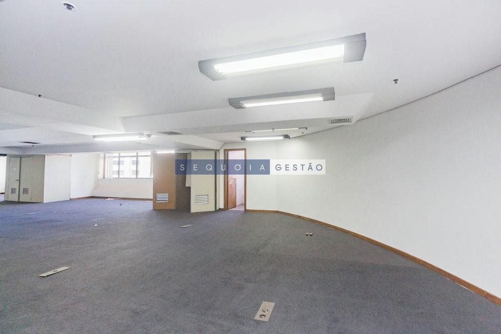 Comercial à venda com 1 banheiro, 4 vagas e 381m² no Floresta, Porto Alegre (RS) — foto 7 de 24