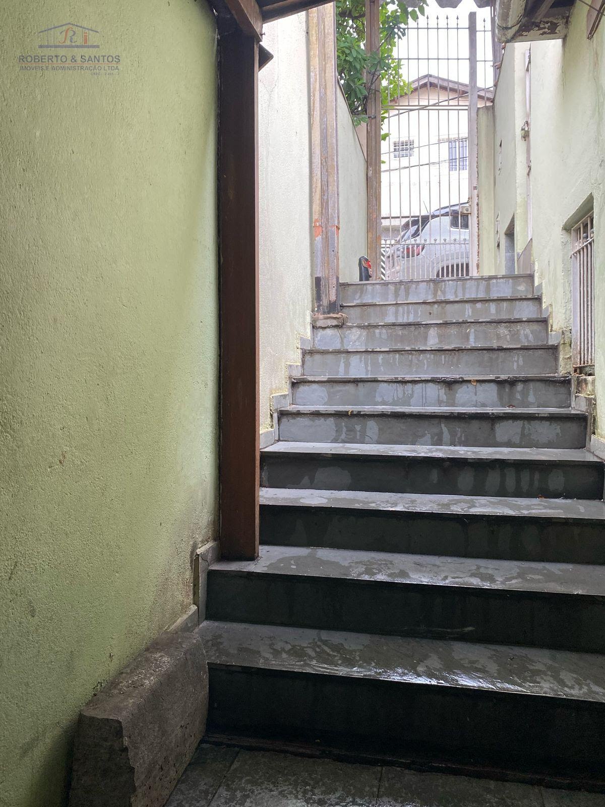 Escadas de acesso à casa
