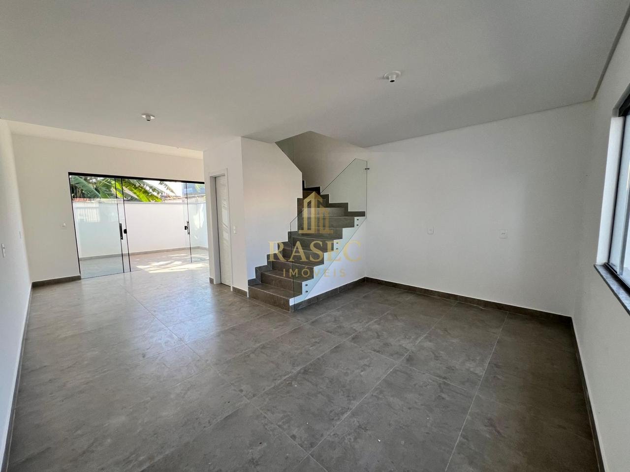Casa à venda com 3 quartos, 1 suíte, 1 vaga e 86m² no Limoeiro, Brusque (SC) — foto 3 de 13
