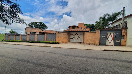Casa com piscina Jardim das Paineiras - SJBV