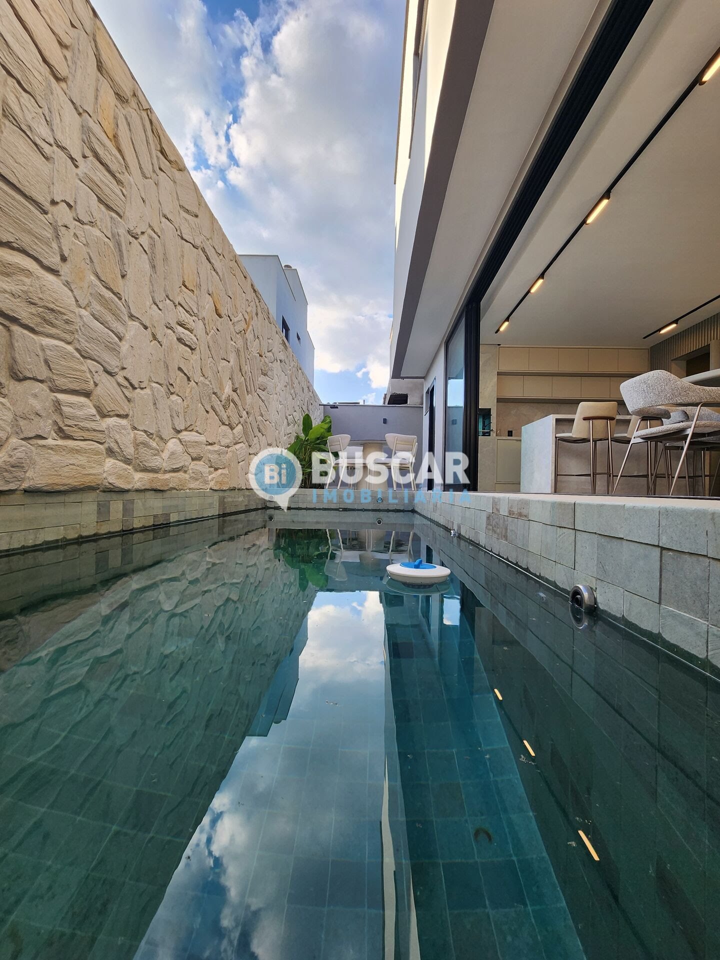 Casa à venda com 4 quartos, 4 suítes, 4 vagas e 220m² no Sim, Feira de Santana (BA) — foto 11 de 20