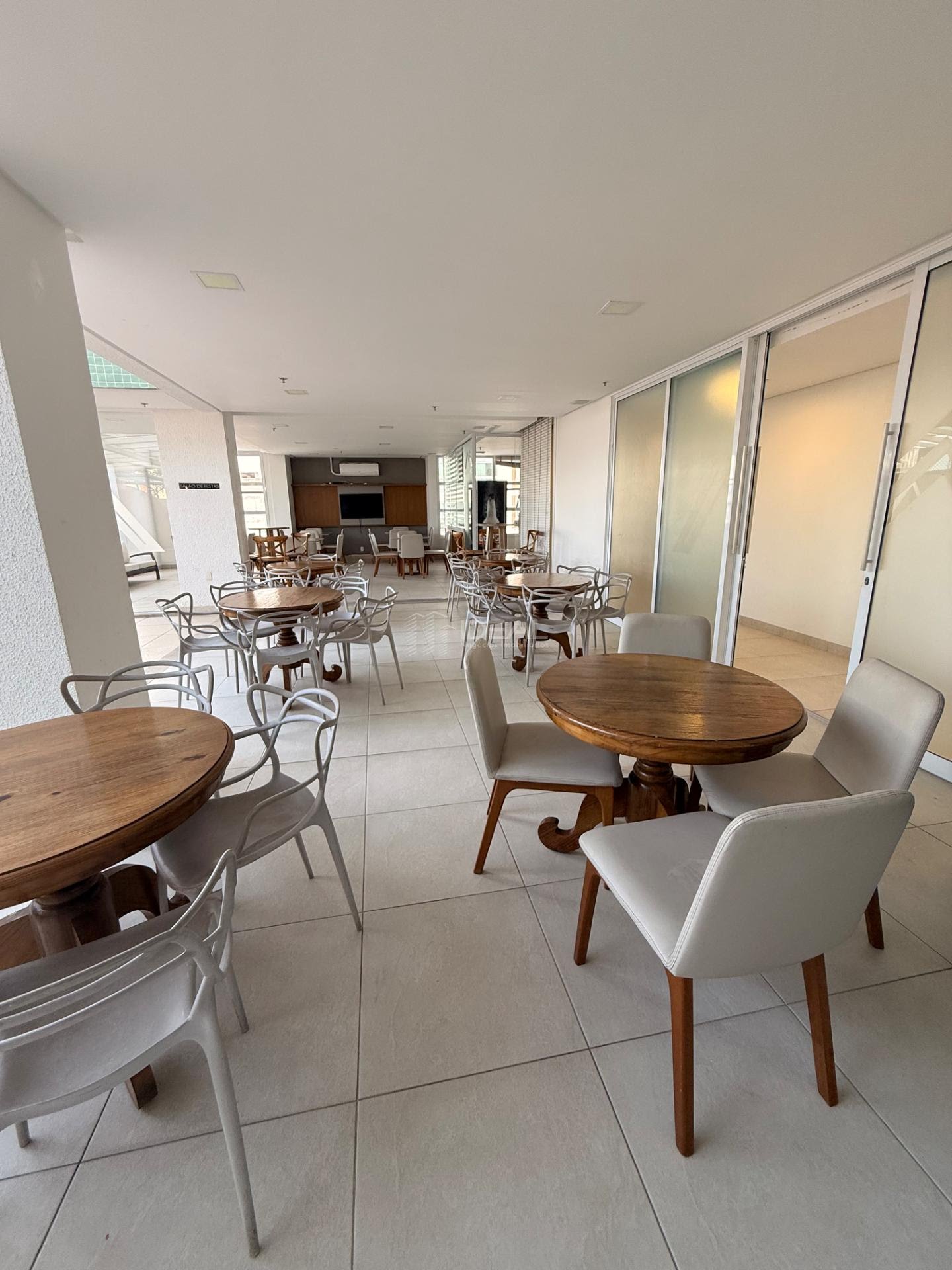 Cobertura à venda com 4 quartos, 3 suítes, 4 vagas e 220m² no Centro, Campos dos Goytacazes (RJ) — foto 21 de 30