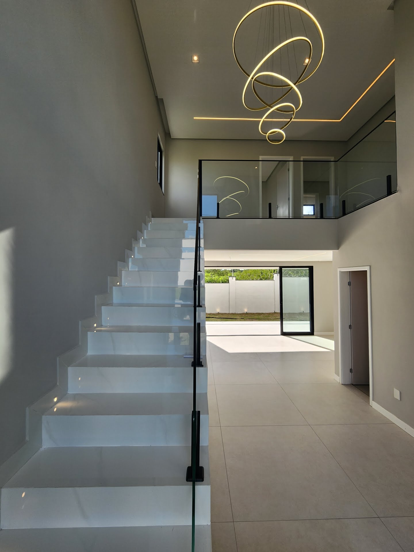 Casa à venda com 3 quartos, 3 suítes, 4 vagas e 160m² no Nova Esperança, Feira de Santana (BA) — foto 9 de 19