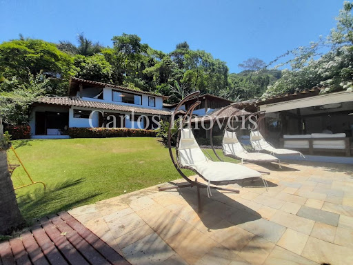 Casa na Praia para Temporada em Angra dos Reis / RJ no bairro Itanema