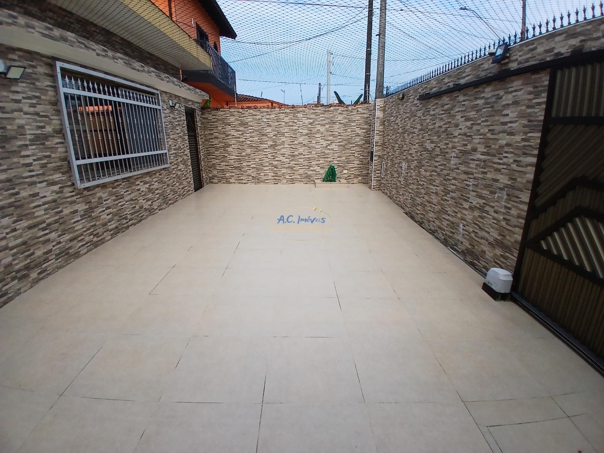 Casa à venda com 3 quartos, 1 suíte, 4 vagas e 130m² no Caiçara, Praia Grande (SP) — foto 4 de 30
