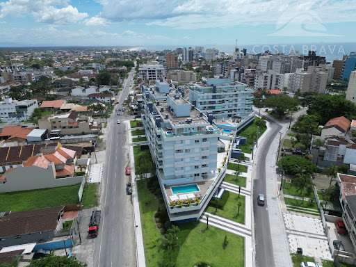 Cobertura Duplex com Piscina e Vista Deslumbrante em Caiobá