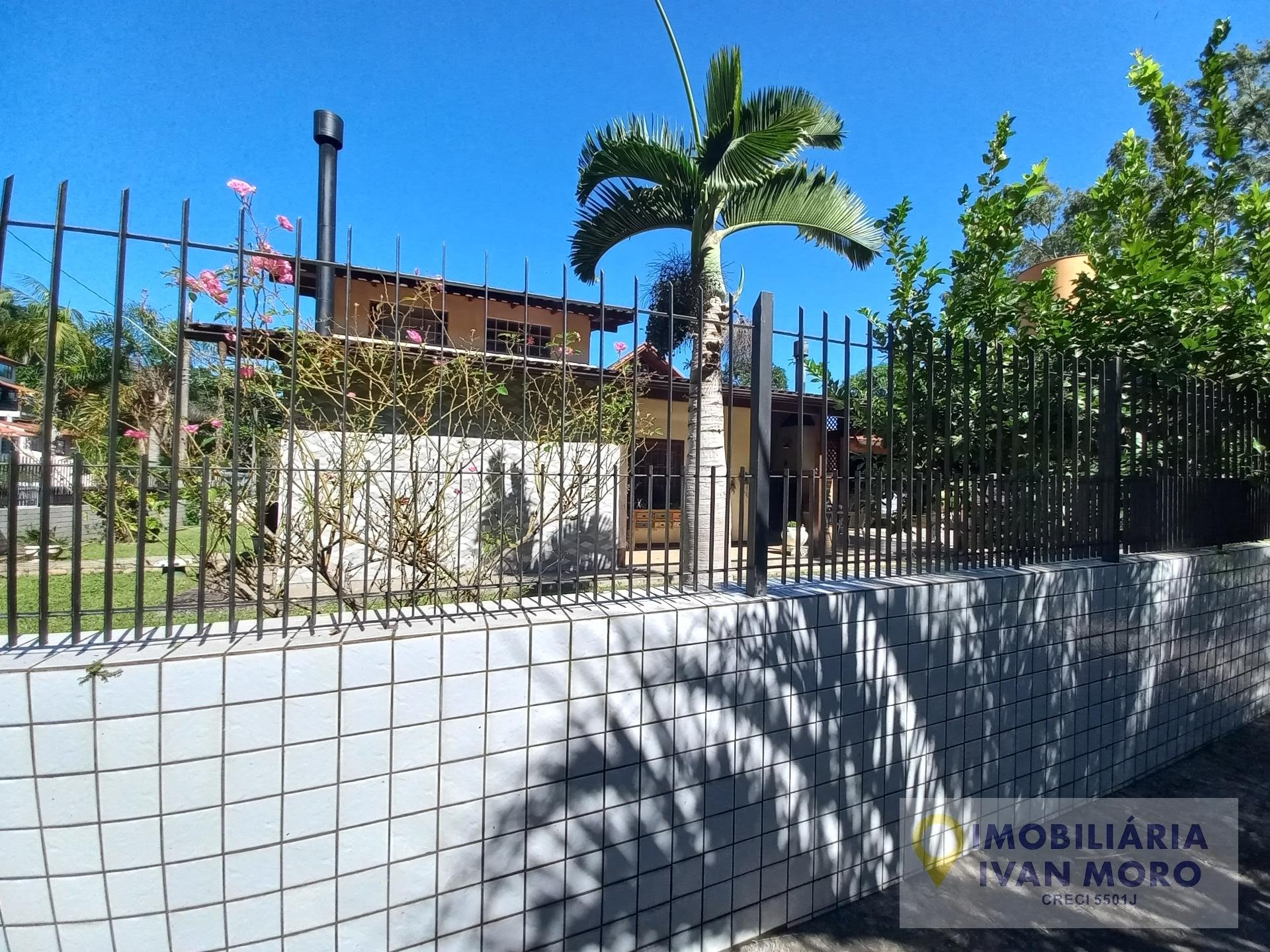 Casa à venda com 5 quartos, 2 suítes, 4 vagas e 219m² no Daniela, Florianópolis (SC) — foto 9 de 30
