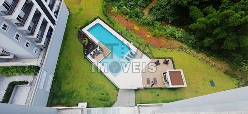 Área externa e piscina