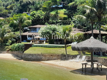 Casa na Praia para Temporada em Angra dos Reis / RJ no bairro Itanema