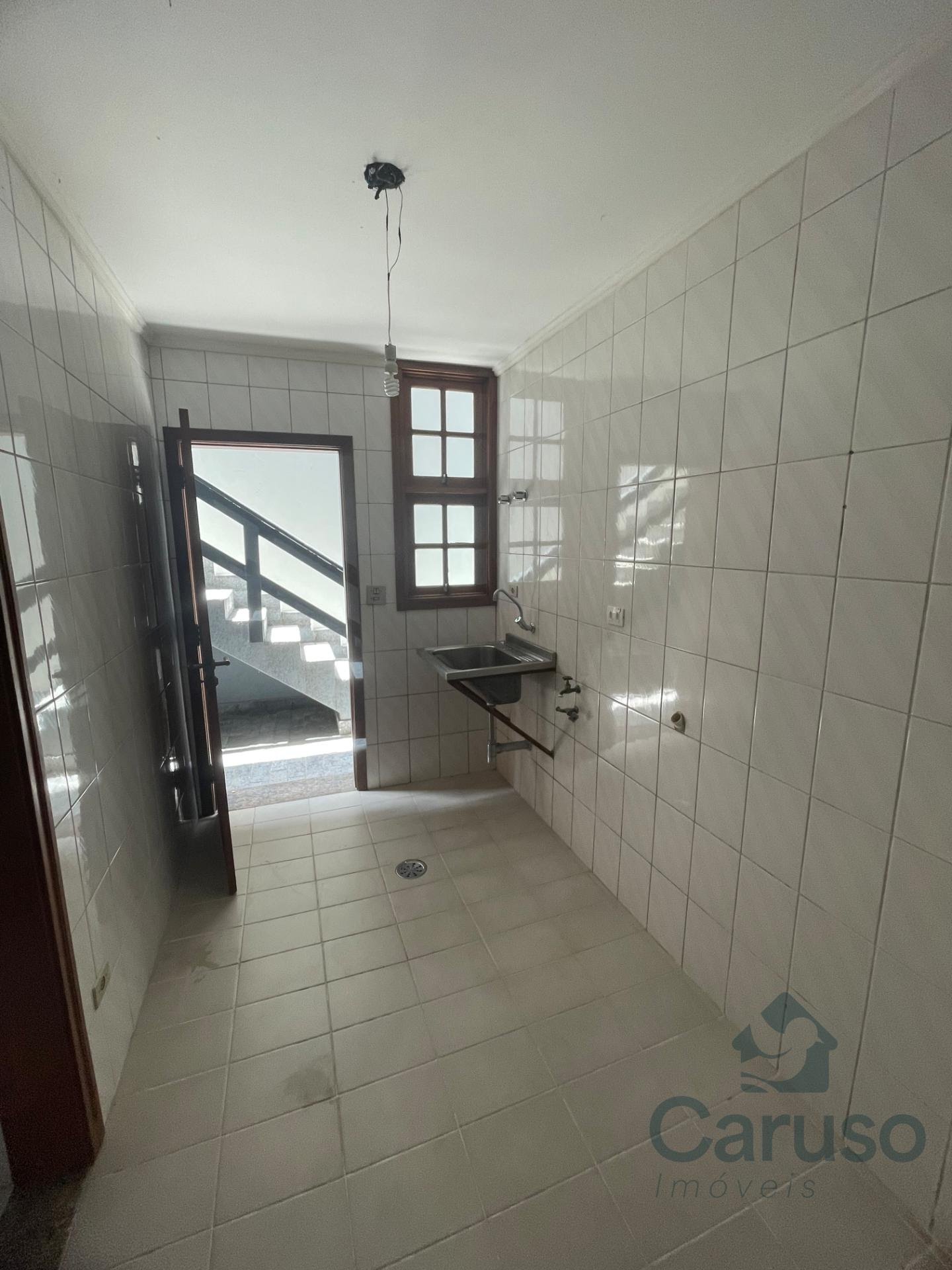 Casa à venda com 3 quartos, 1 suíte, 2 vagas e 267m² no Condomínio Arujazinho IV, Arujá (SP) — foto 23 de 29