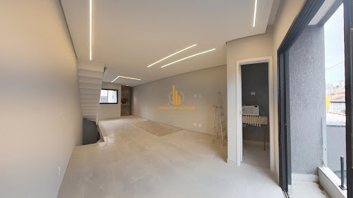 Sobrado à venda em Santo André 110m² 2 suítes por R$790 mil