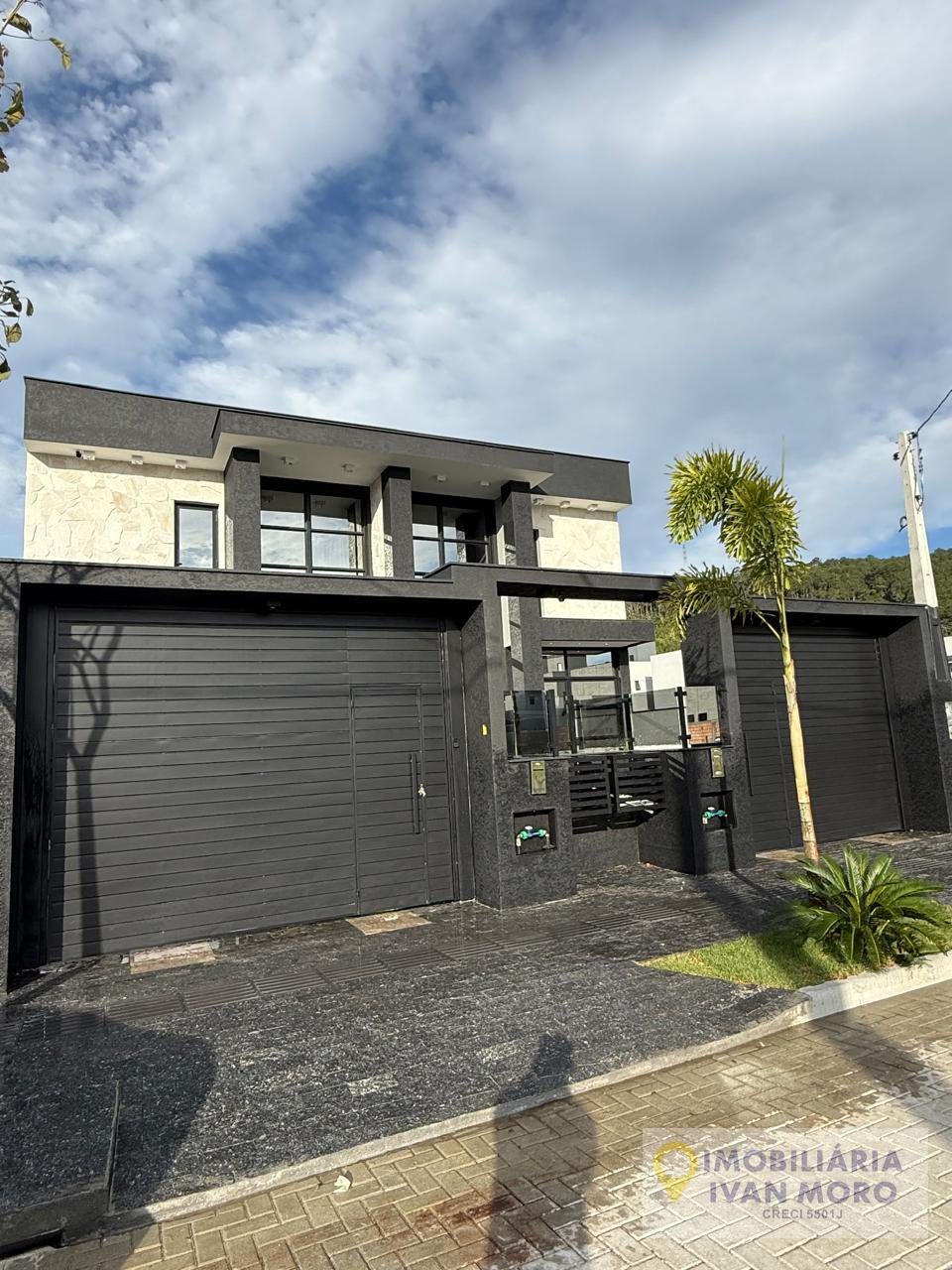 Casa à venda com 3 quartos, 1 suíte, 2 vagas e 192m² no Canasvieiras, Florianópolis (SC) — foto 3 de 30