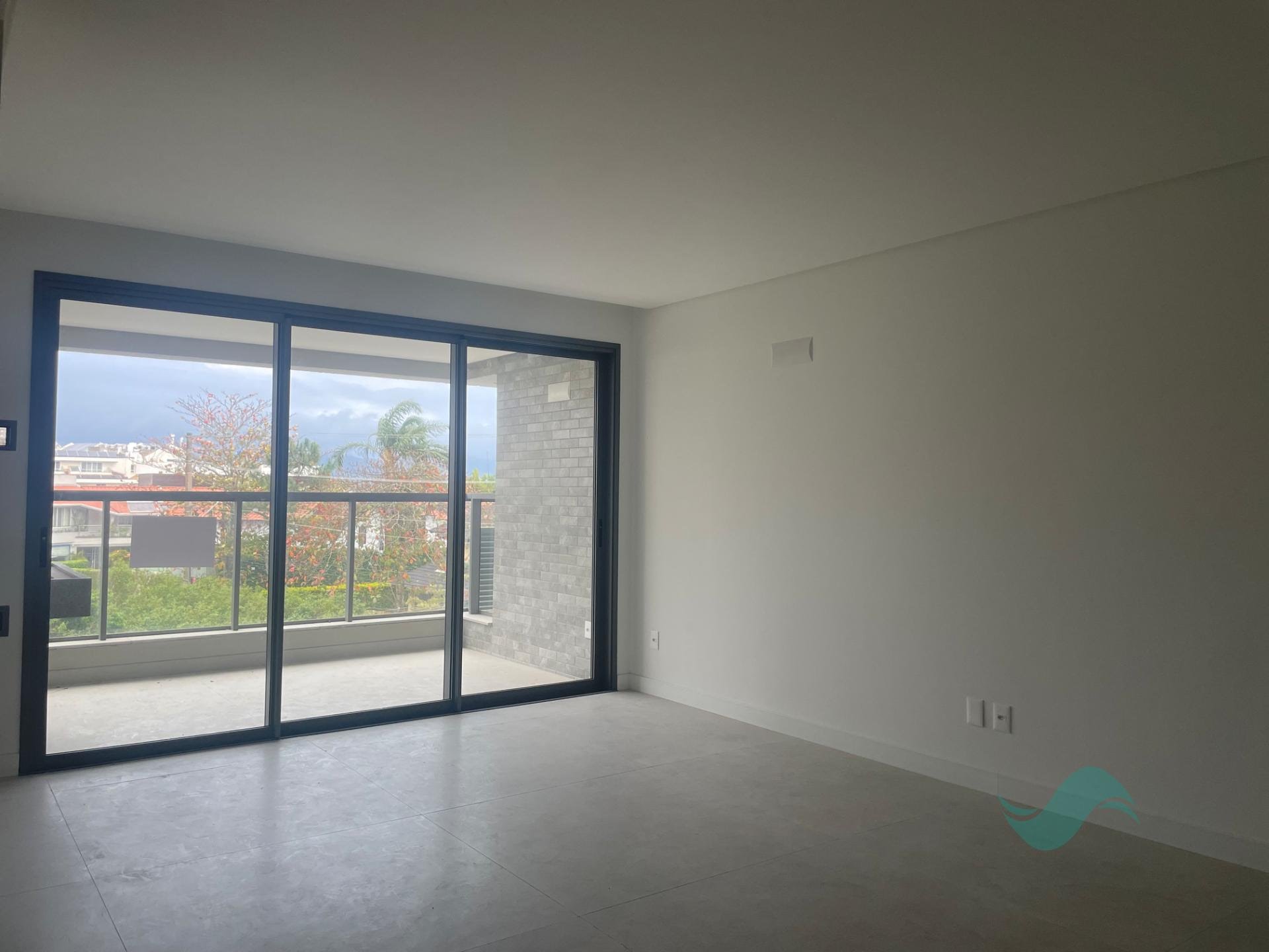 Apartamento à venda com 3 quartos, 3 suítes, 2 vagas e 120m² no Jurerê, Florianópolis (SC) — foto 3 de 12
