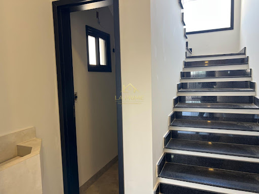 Casa à venda no Condomínio Villagio Wanel – Sorocaba/SP 188m² de área construída, 03 dormitórios, sendo 3 suítes, 01 com closet e 04 vagas de garagem.