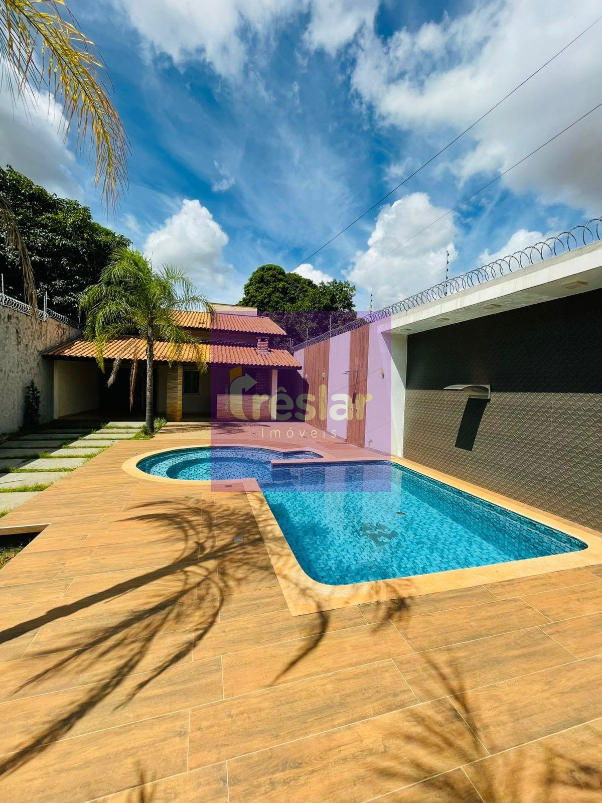 Casa à venda com 3 quartos, 2 banheiros, 5 vagas e 117m² no Jardim Alvorada, Três Lagoas — foto principal