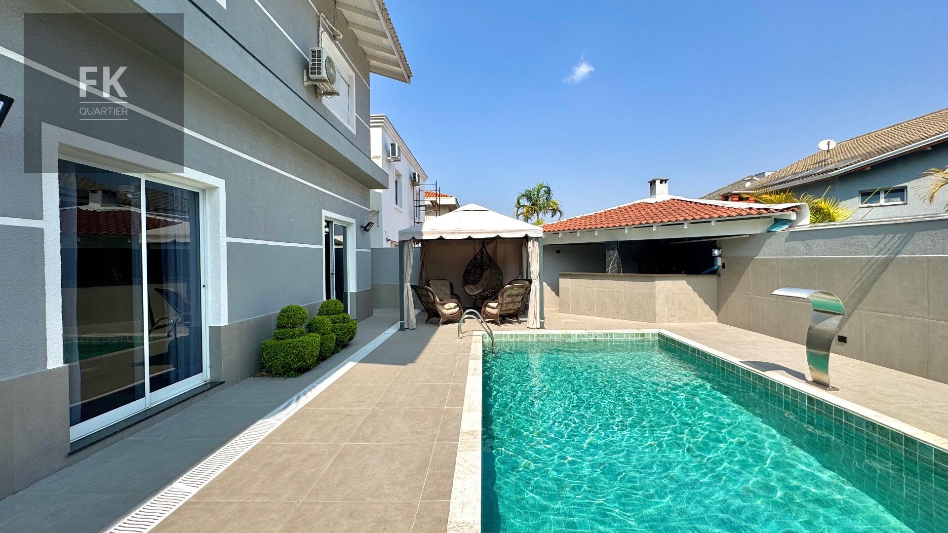 Casa à venda com 4 quartos, 2 suítes, 4 vagas e 360m² no Alphaville, Santana de Parnaíba (SP) — foto 2 de 18