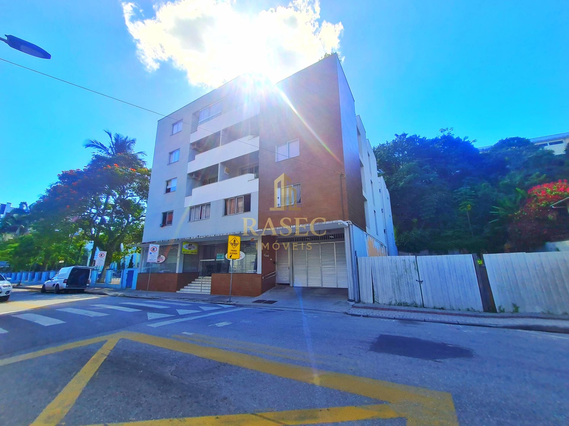 Apartamento à venda com 4 quartos, 3 banheiros, 1 vaga e 128m² no Centro I, Brusque — foto principal