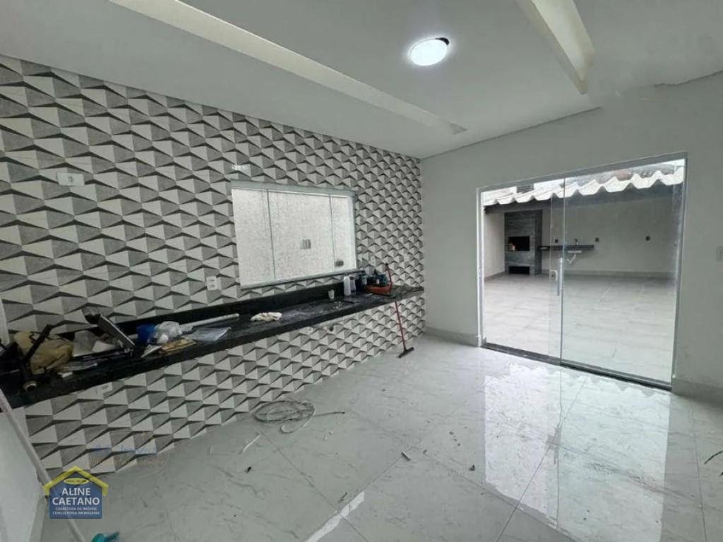 Casa à venda com 4 quartos, 2 suítes, 4 vagas e 165m² no Vila Caiçara, Praia Grande (SP) — foto 4 de 19