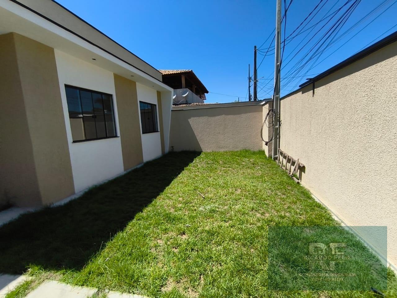 Casa à venda com 3 quartos, 1 suíte, 2 vagas e 200m² no Enseada das Gaivotas, Rio das Ostras (RJ) — foto 3 de 21