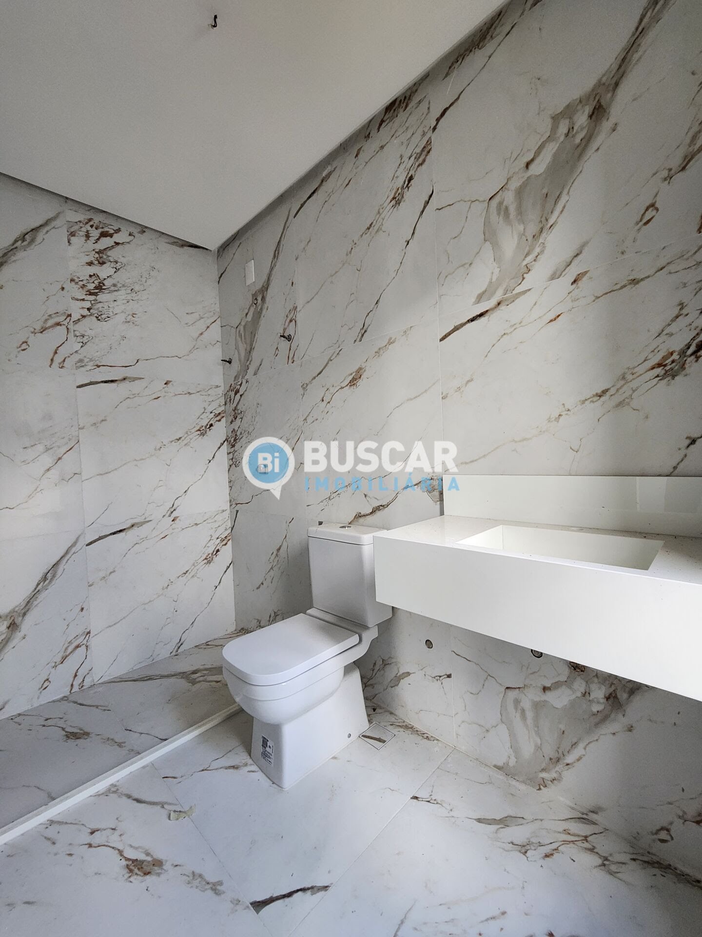 Casa à venda com 4 quartos, 4 suítes, 4 vagas e 400m² no Vale do Jacuípe, Feira de Santana (BA) — foto 13 de 21