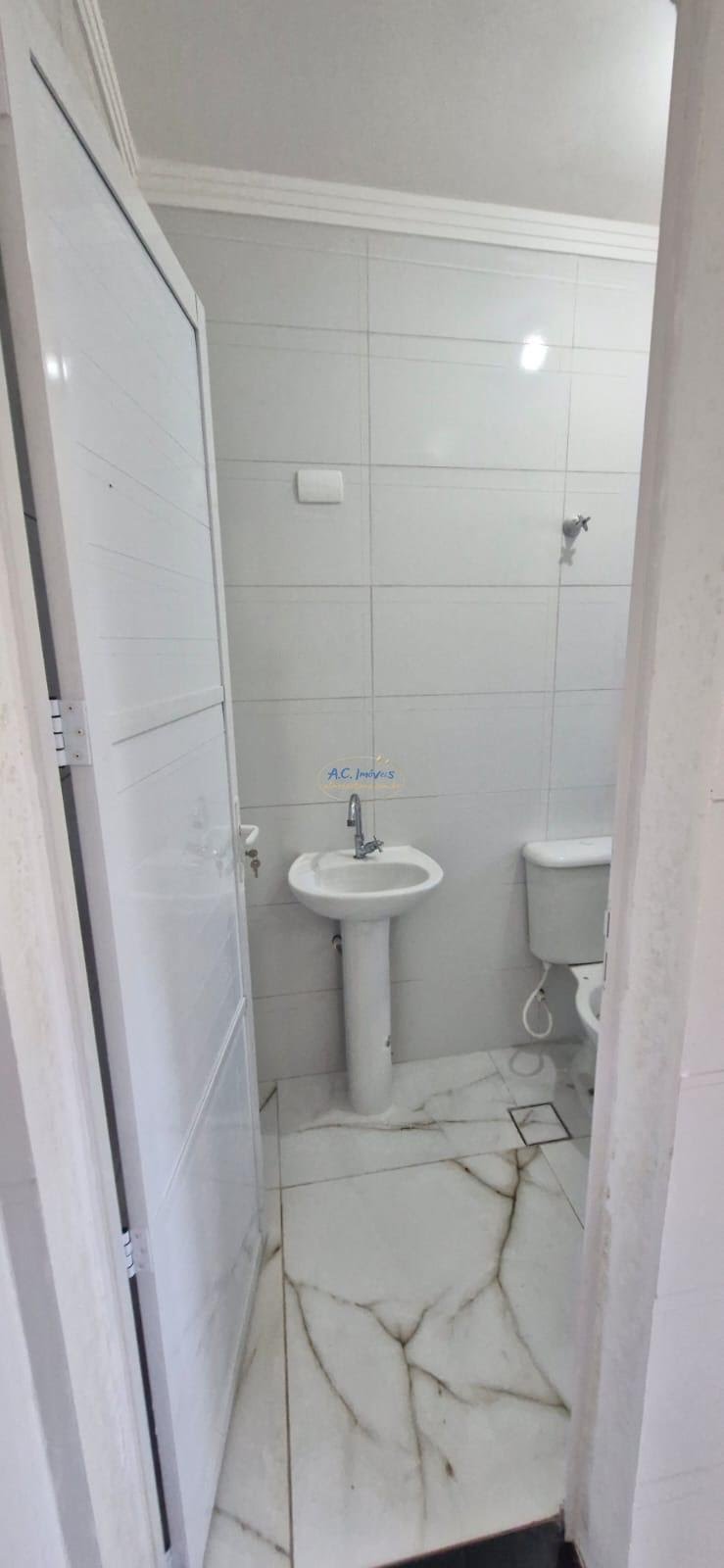 Casa à venda com 2 quartos, 1 suíte, 2 vagas e 79m² no Guilhermina, Praia Grande (SP) — foto 14 de 25