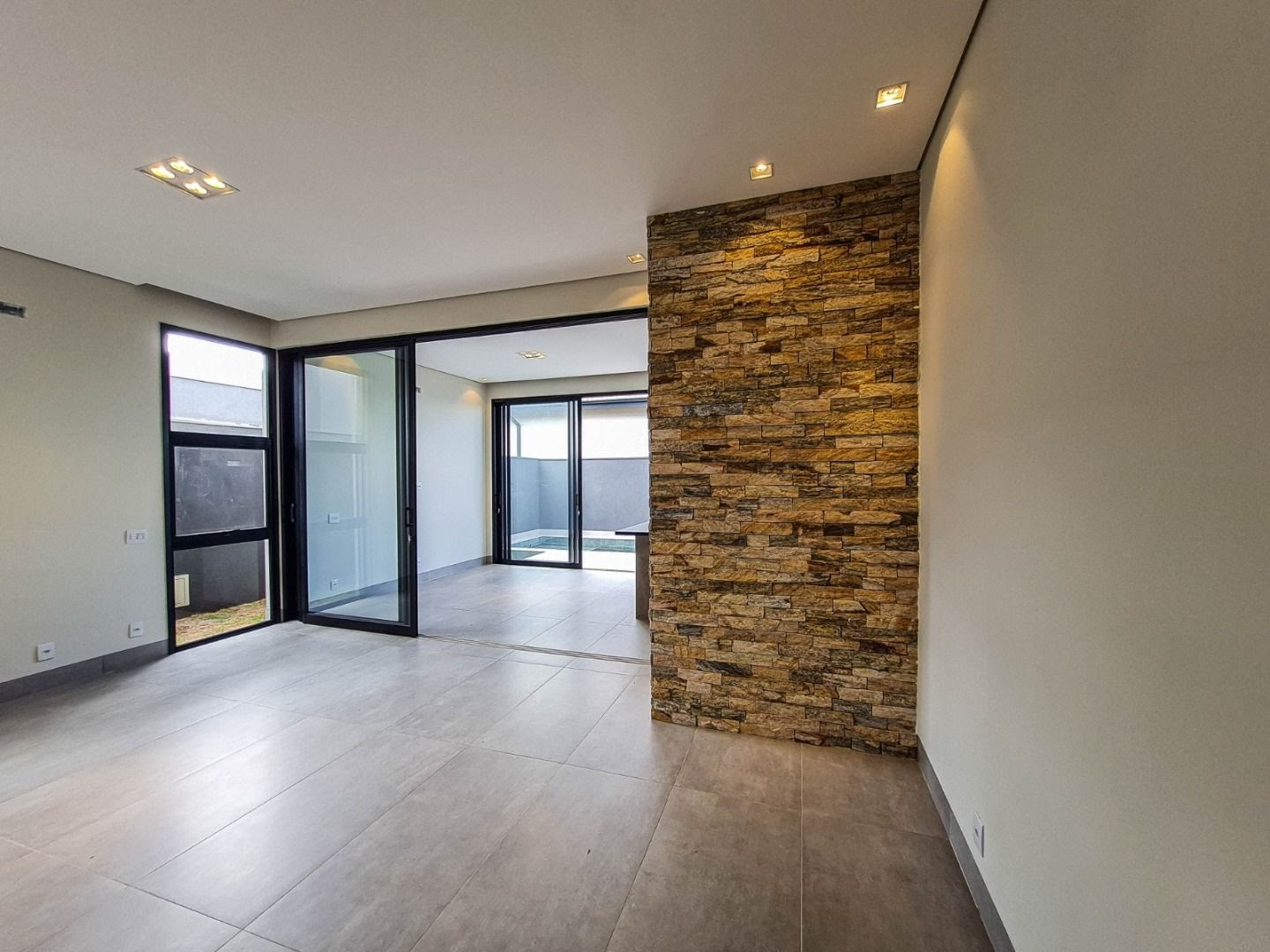Casa à venda com 3 quartos, 3 suítes, 4 vagas e 204m² no Residencial Alto do Castelo, Ribeirão Preto (SP) — foto 6 de 20