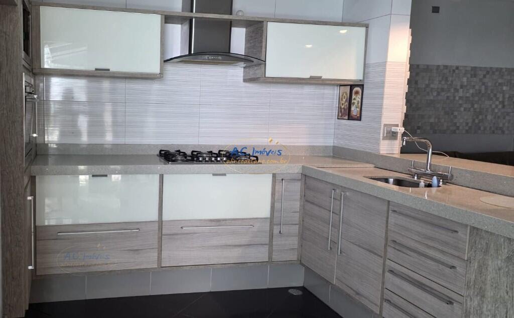 Casa à venda com 3 quartos, 1 suíte, 2 vagas e 230m² no Canto do Forte, Praia Grande (SP) — foto 12 de 28