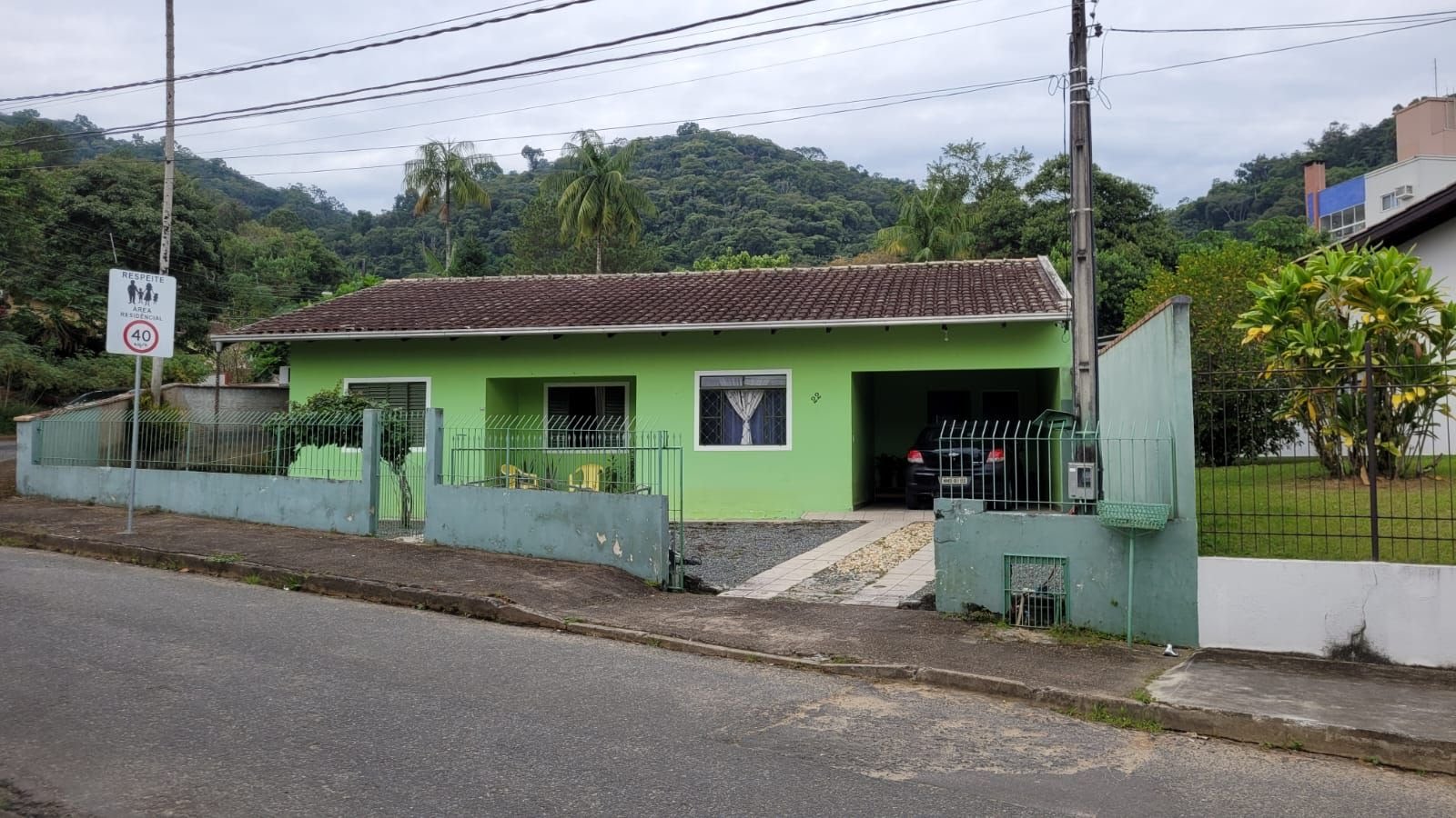 Casa à venda com 3 quartos, 1 banheiro, 1 vaga e 144m² no Velha, Blumenau — foto principal