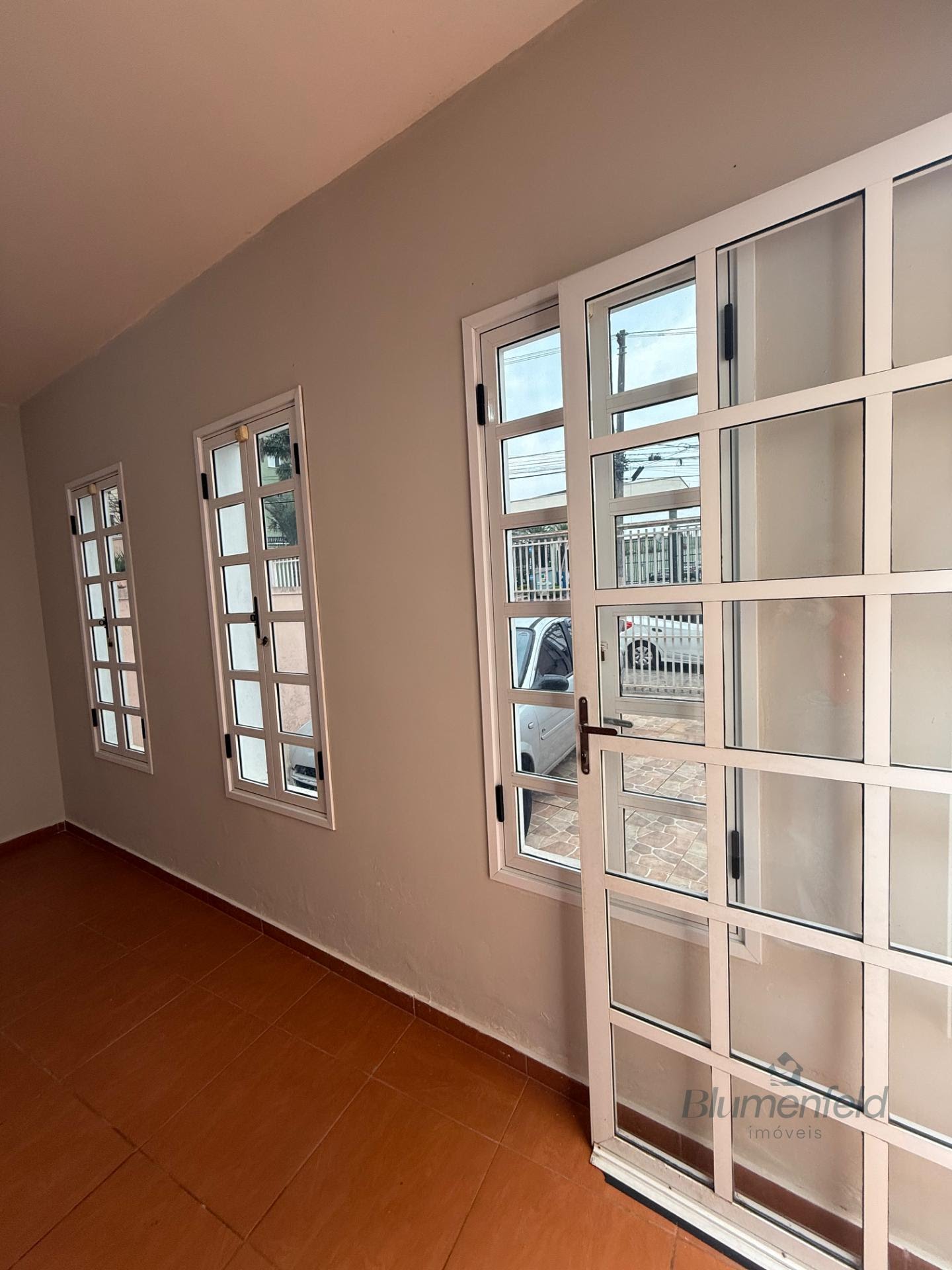 Casa à venda com 3 quartos, 1 suíte, 2 vagas e 100m² no Jordanópolis, Arujá (SP) — foto 2 de 19