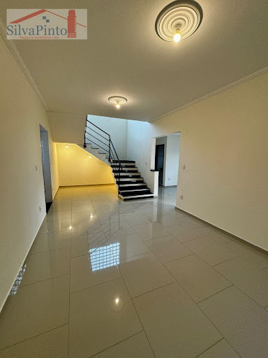 Casa Sobrado em Residencial Estoril  -  Taubaté