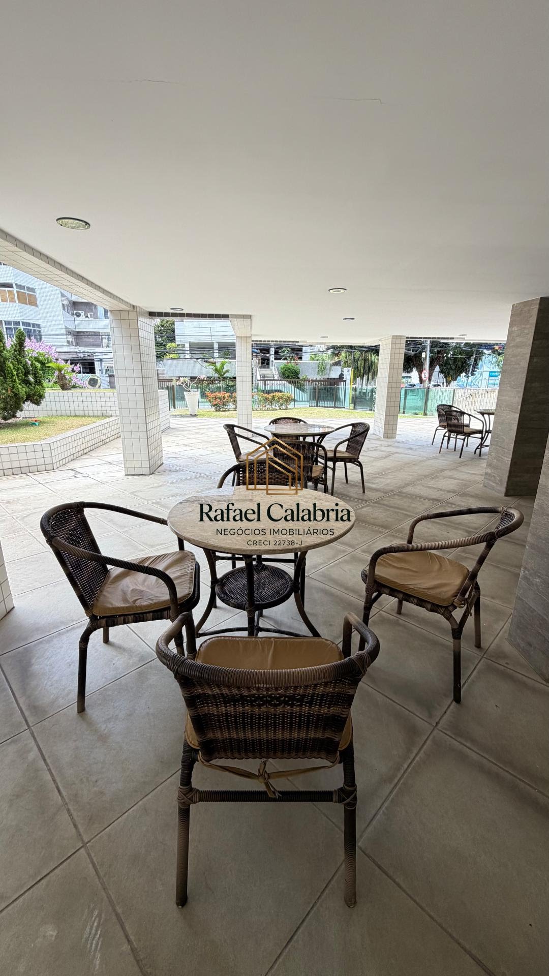 Apartamento à venda com 4 quartos, 1 suíte, 2 vagas e 213m² no Aflitos, Recife (PE) — foto 2 de 30
