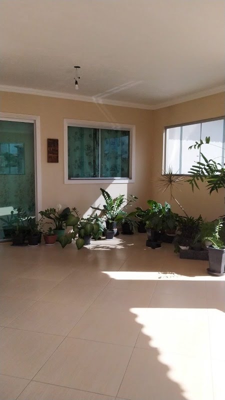 Casa à venda com 7 quartos, 3 suítes, 7 vagas e 220m² no Jaqueline, Belo Horizonte (MG) — foto 3 de 23