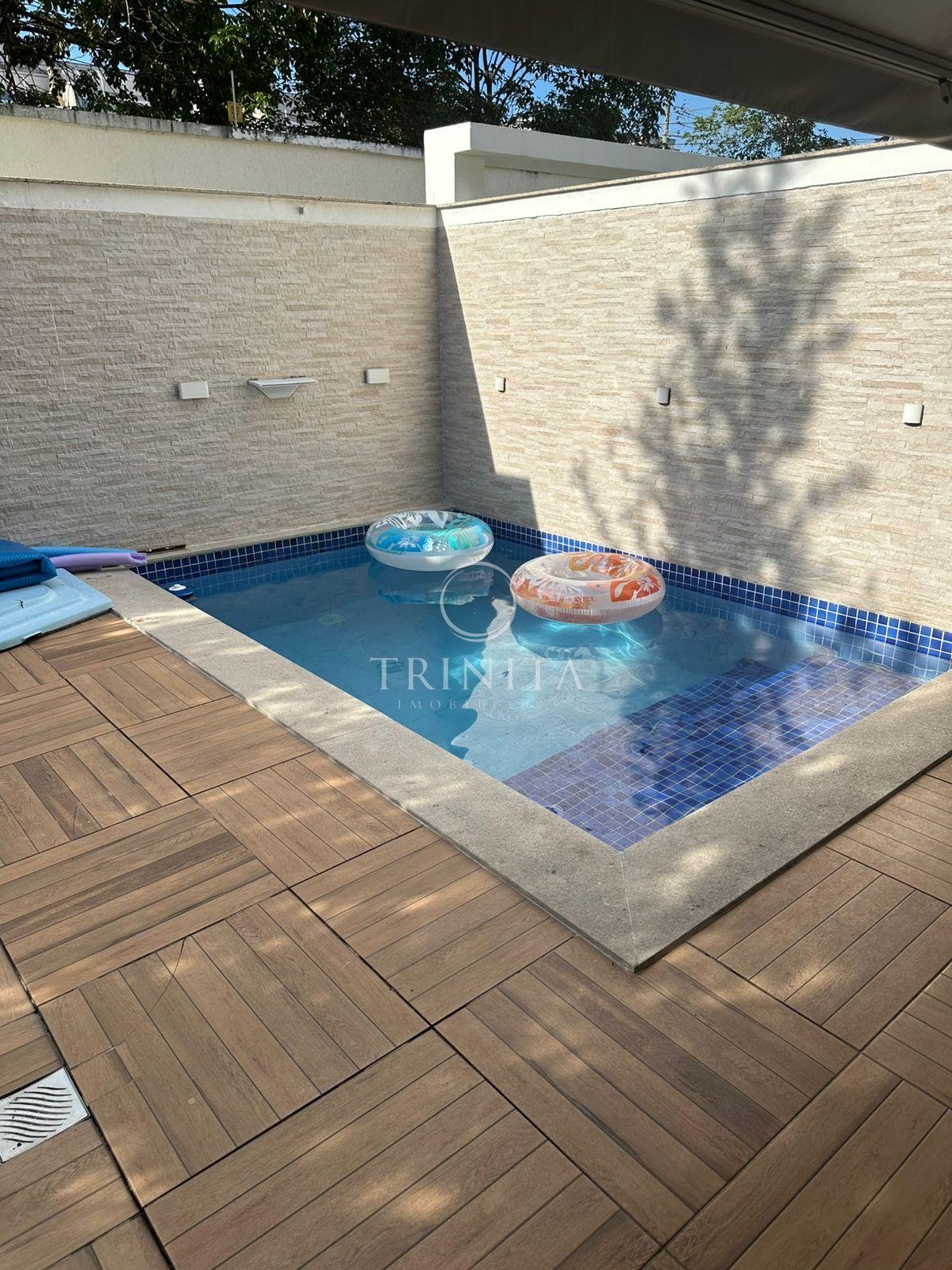 Área da Piscina 
