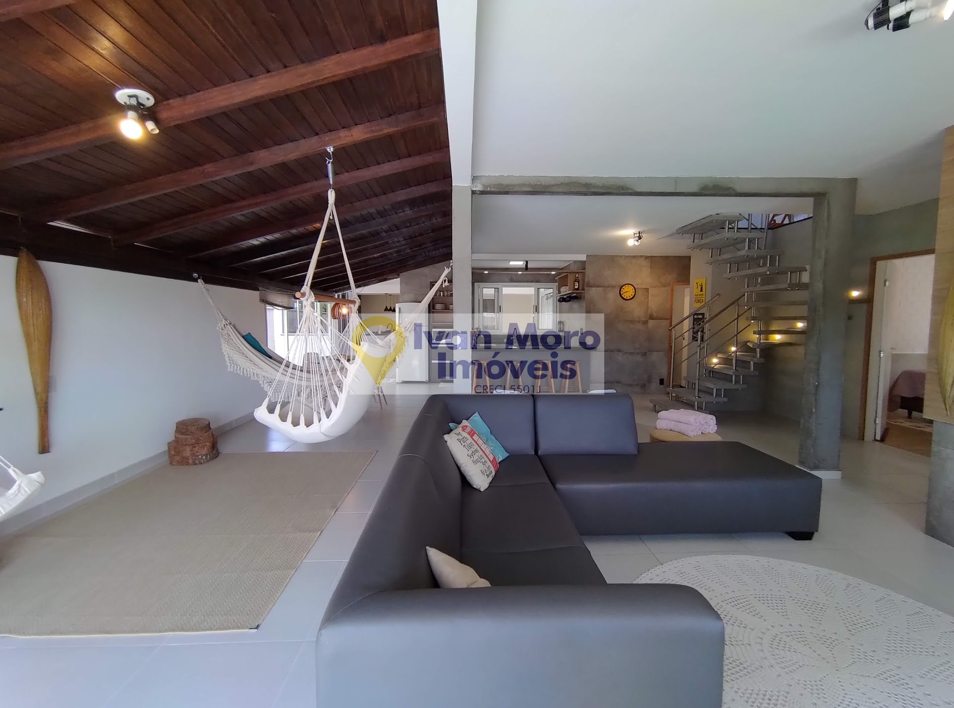 Casa para alugar com 4 quartos, 1 suíte, 4 vagas e 250m² no Daniela, Florianópolis (SC) — foto 14 de 30