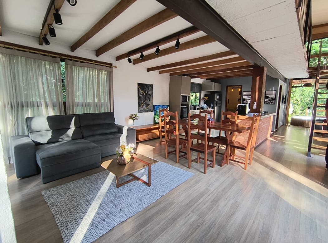 Casa para alugar com 3 quartos, 3 banheiros, 5 vagas e 180m² no Vargem Grande, Rio de Janeiro — foto principal