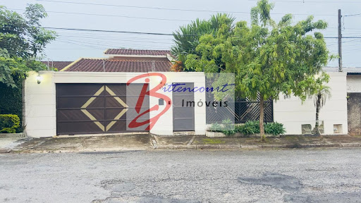 Casa em Jardim Valeri  -  Registro