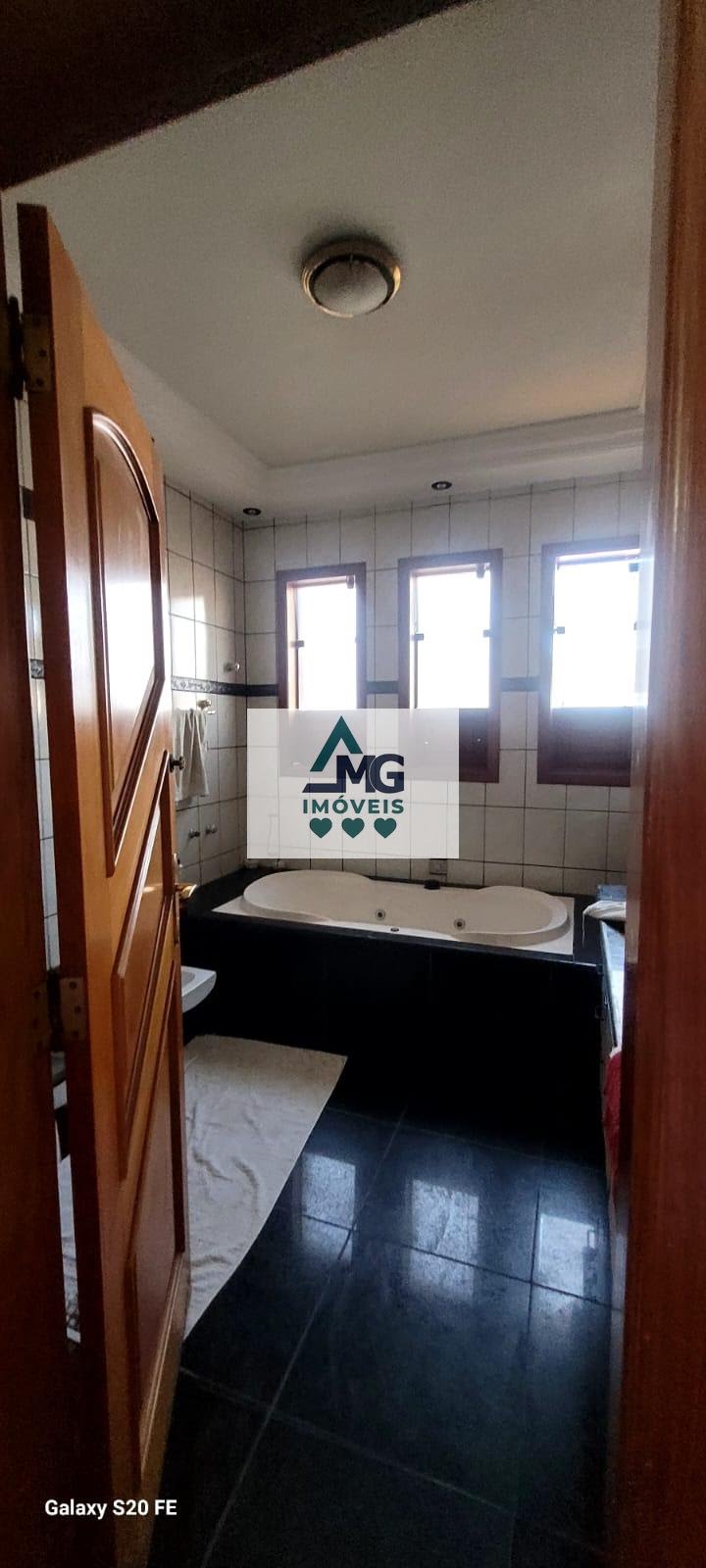 Casa à venda com 4 quartos, 1 suíte, 3 vagas e 424m² no Chácara das Rosas, Três Corações (MG) — foto 15 de 30