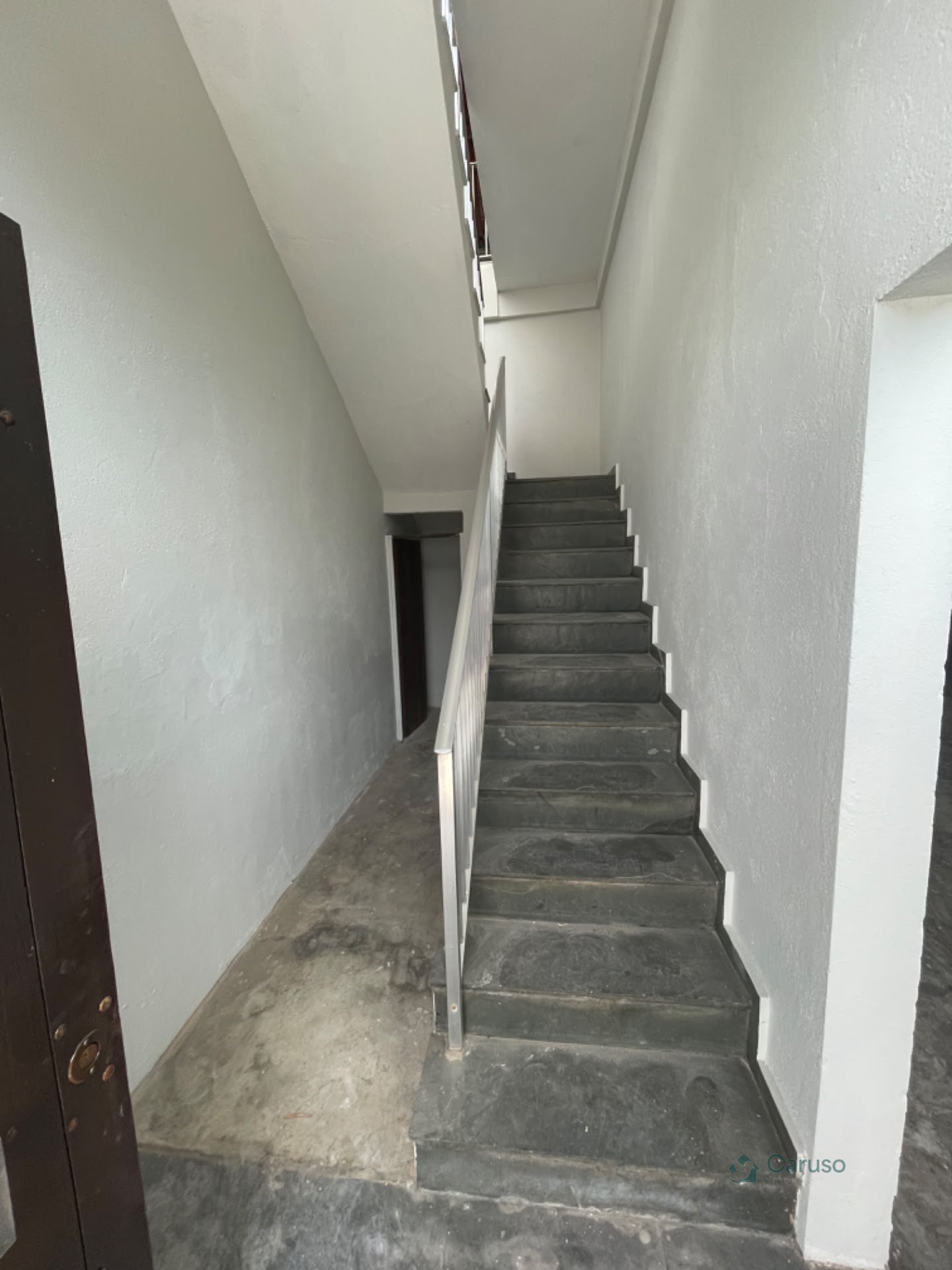 Casa à venda com 3 quartos, 1 suíte, 6 vagas e 390m² no Center Ville, Arujá (SP) — foto 3 de 14