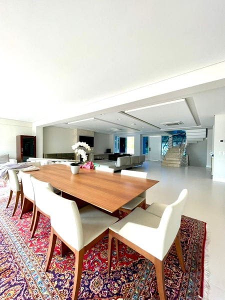 Casa à venda com 5 quartos, 5 suítes, 5 vagas e 940m² no Jurerê Internacional, Florianópolis (SC) — foto 18 de 29