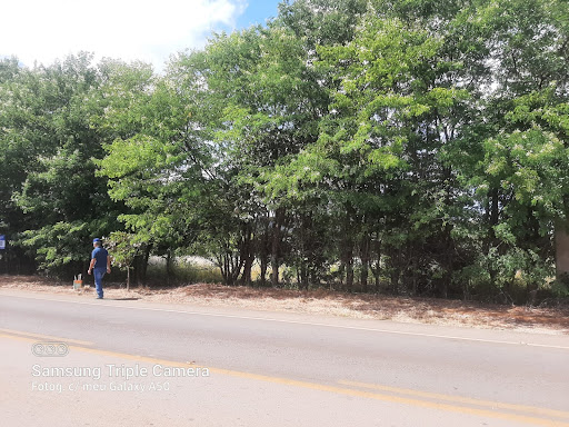 Vendo Excelentes Áreas, à Margens da DF-230,  nas proximidades da Cachoeira do Pipiripau e  próximo Antigo Frigorífico, Planaltina-DF. 
