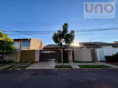 Casa Térrea à Venda no Carandá Bosque 4 Quartos  Campo Grande MS