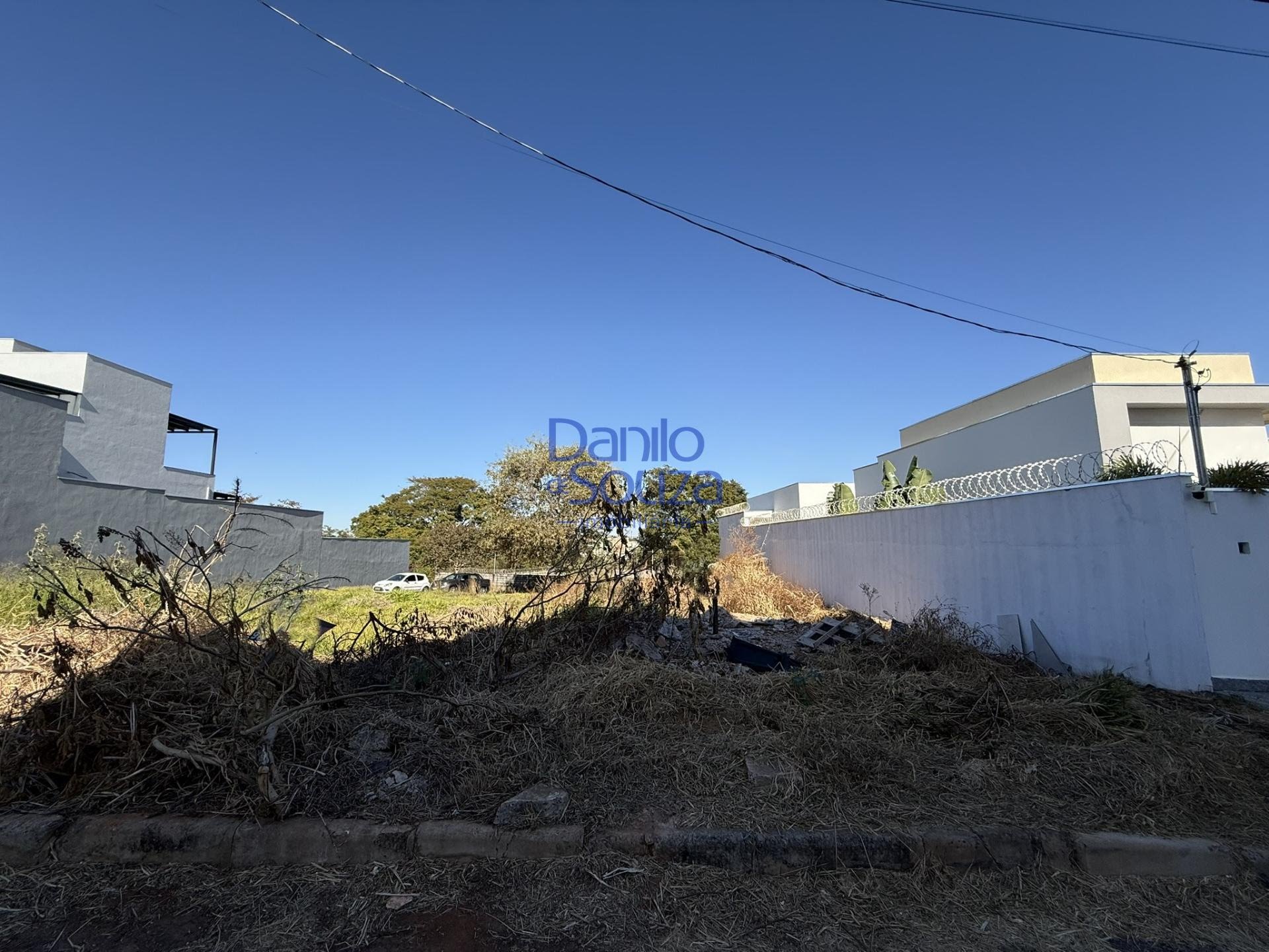 Terreno à venda com 452m² de terreno no Solaris, Araxá — foto principal