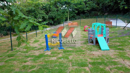 Terreno em Condomínio no Residencial Canadá com 561 m²
