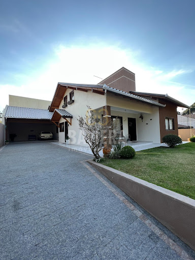 EXCELENTE CASA | 3 Dormitórios