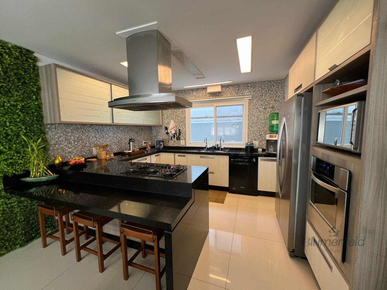 Casa à venda com 4 quartos, 4 suítes, 3 vagas e 344m² no Condomínio Real Park, Arujá (SP) — foto 3 de 18